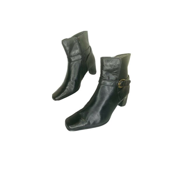 Anne Klein Womens Mamnara Black Leather Ankle Boot - Picture 2 of 8